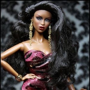 Meet your Posher, Evelyne